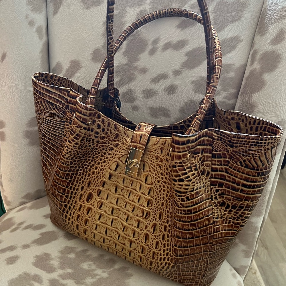 Brahmin Medium Mallory